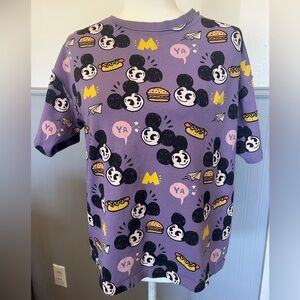 Disney Artist Series Nanako
Kanemitsu Mickey Mouse Hot Dog Shirt / Size: Medium
